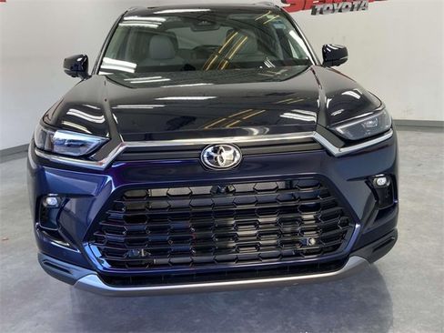 Used 2026 Toyota Grand Highlander Limited image 8