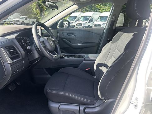 Used 2023 Nissan Rogue S AWD/4WD image 11