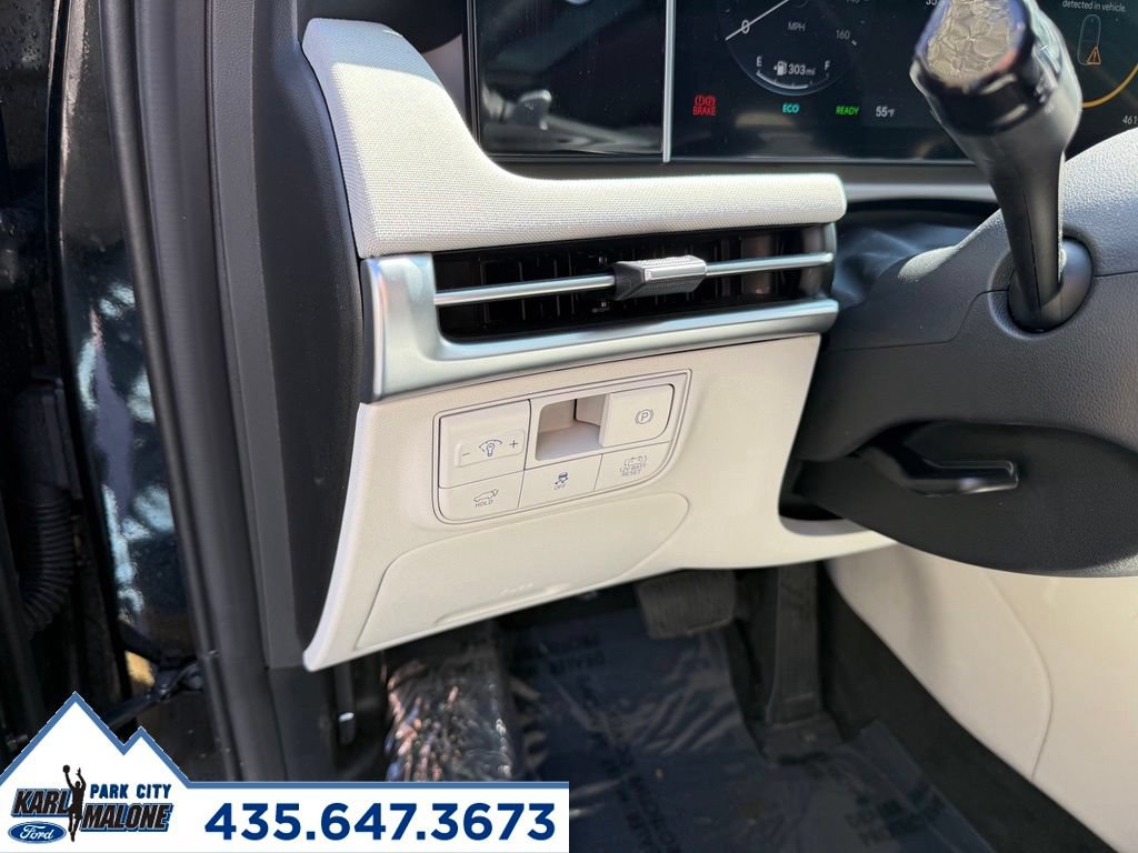 Used 2025 Hyundai Tucson Limited AWD/4WD image 16
