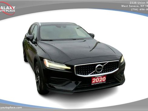 Used 2020 Volvo V60 T5 Cross Country w/ Protection Package Premier image 3
