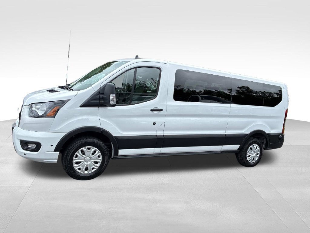 Used 2024 Ford Transit 350 XLT RWD image 4