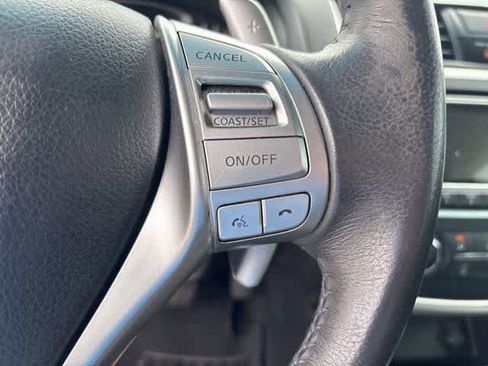 Used 2017 Nissan Altima 2.5 SR w/ Midnight Edition Package FWD image 12