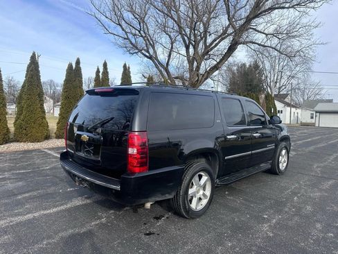 Used 2014 Chevrolet Suburban LTZ image 8