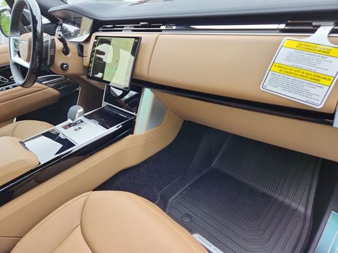 New 2026 Land Rover Range Rover Long Wheelbase SE AWD/4WD image 28