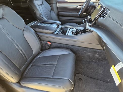 New 2025 Jeep Wagoneer 4X4 w/ Convenience Group I image 15