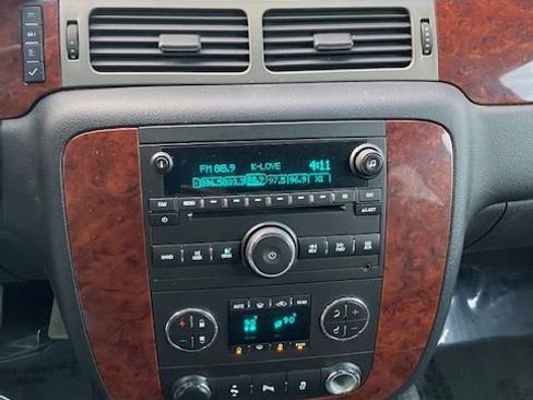 Used 2013 Chevrolet Tahoe LT image 17