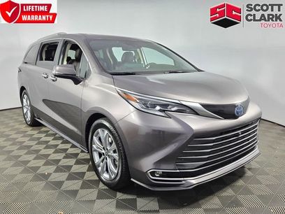 Used 2022 Toyota Sienna Platinum