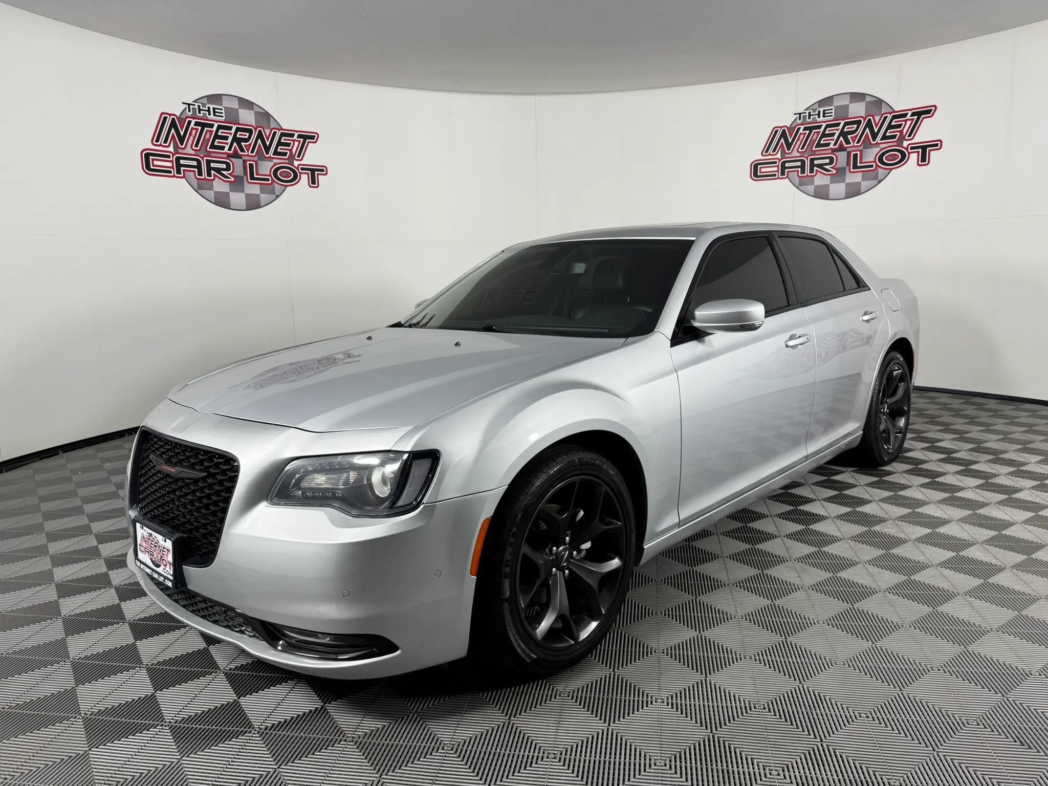 Used 2023 Chrysler 300 S RWD image 3