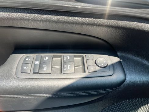 Used 2022 Jeep Grand Cherokee Laredo X RWD image 11