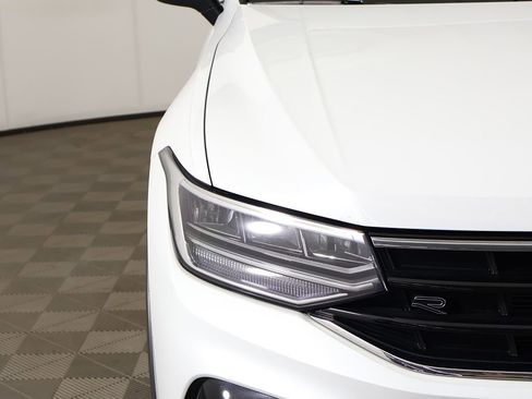 Used 2022 Volkswagen Tiguan SE R-Line image 14