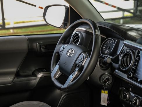 Used 2020 Toyota Tacoma SR5 image 24