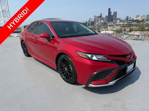 Used 2022 Toyota Camry XSE w/ Navigation Upgrade Package FWD image 1