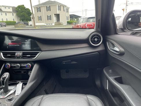 Used 2021 Alfa Romeo Giulia Ti image 24