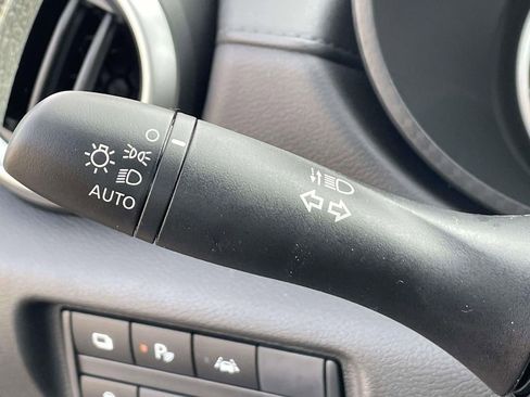 Used 2025 Nissan Versa S w/ Trunk Package image 23