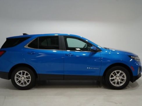 Used 2024 Chevrolet Equinox LT AWD/4WD image 9