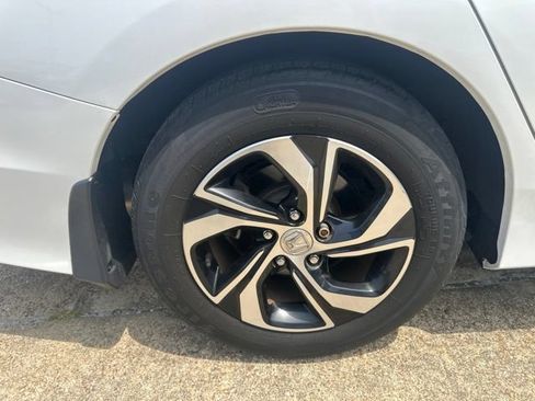 Used 2017 Honda Accord LX image 22
