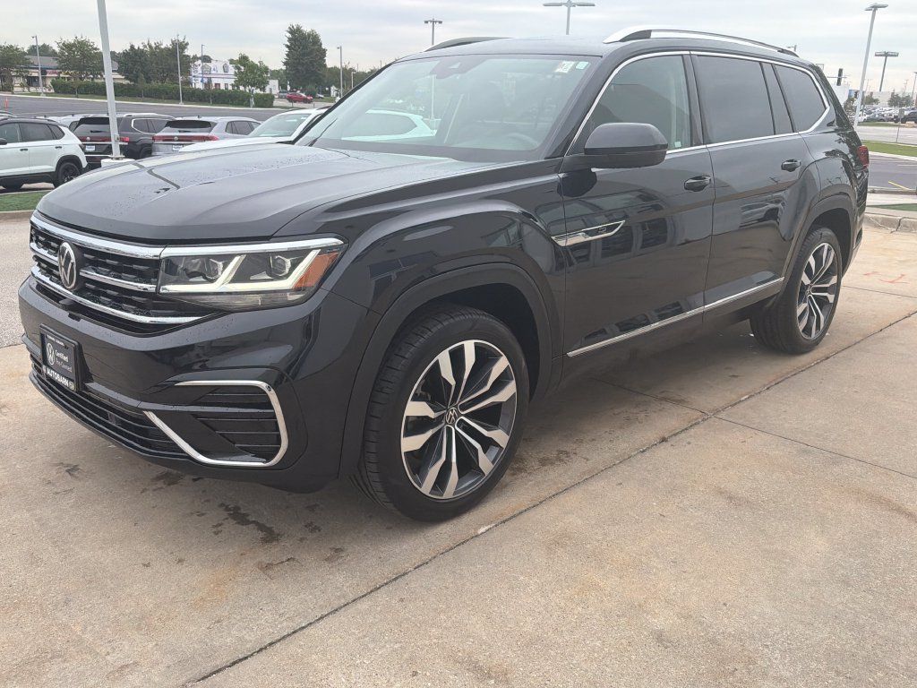 Used 2023 Volkswagen Atlas SEL Premium AWD/4WD image 3