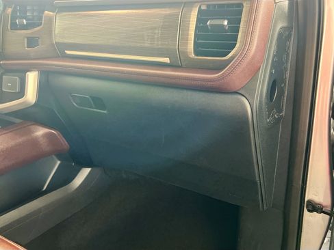 Used 2024 Ford Expedition Limited image 35