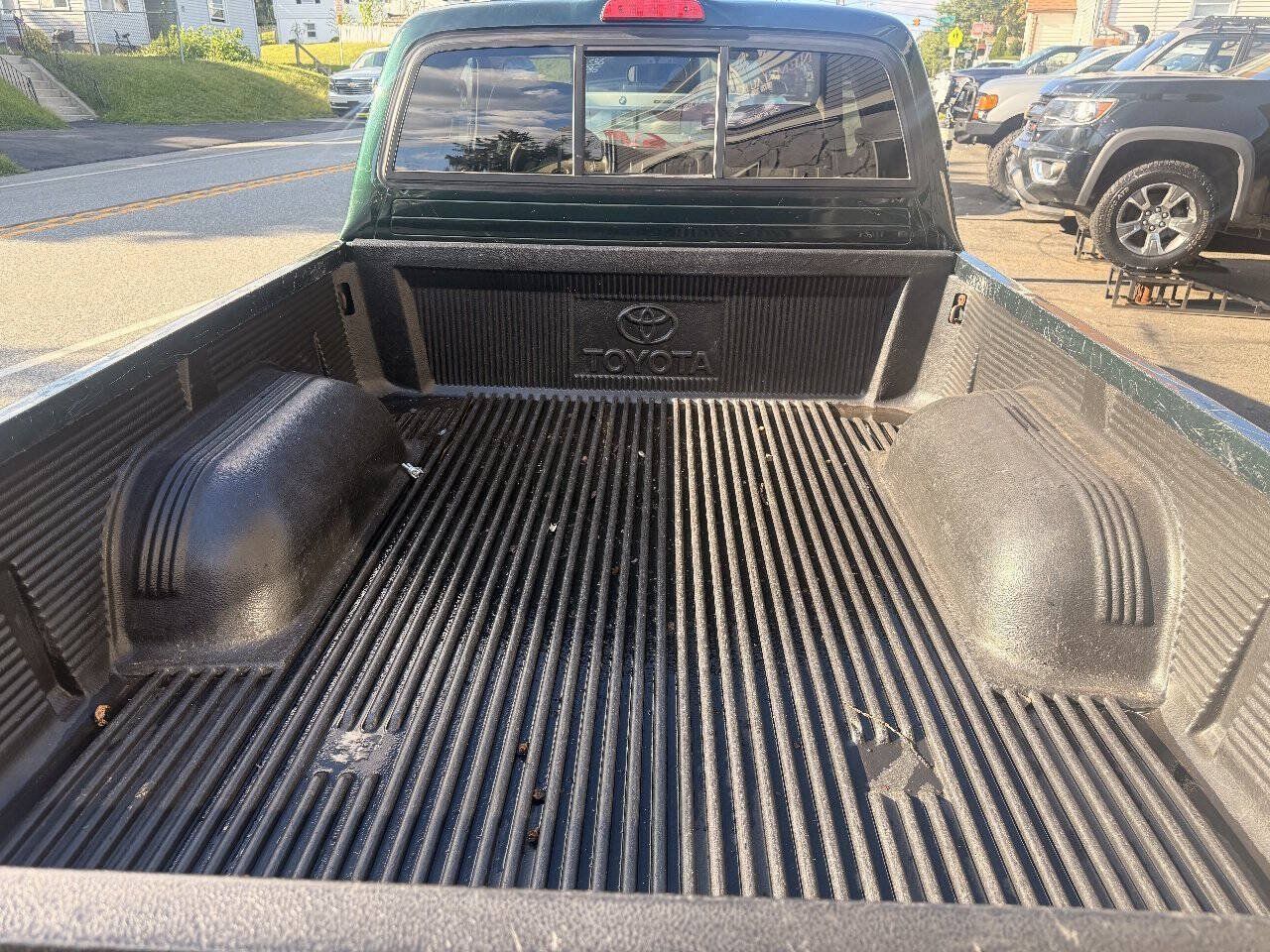 Used 2003 Toyota Tacoma 4x4 Xtracab w/ SR5 Pkg image 10