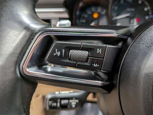 Used 2022 Porsche Macan w/ Premium Package Plus image 19