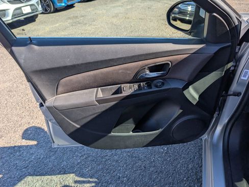 Used 2015 Chevrolet Cruze LT image 23