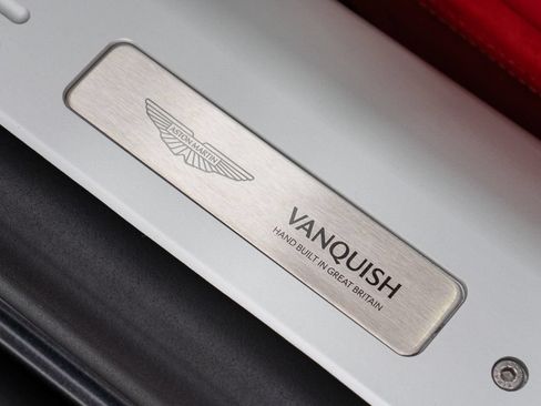 Used 2025 Aston Martin Vanquish RWD image 13