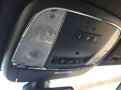 Used 2022 Jeep Grand Cherokee Laredo X image 15