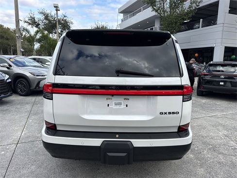 Used 2024 Lexus GX 550 image 24