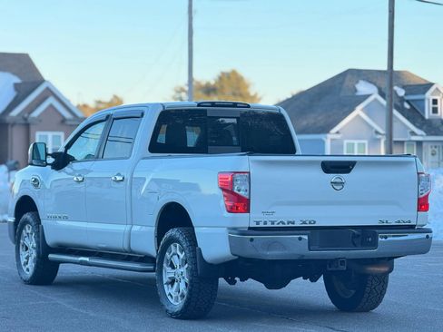 Used 2016 Nissan Titan SL image 6