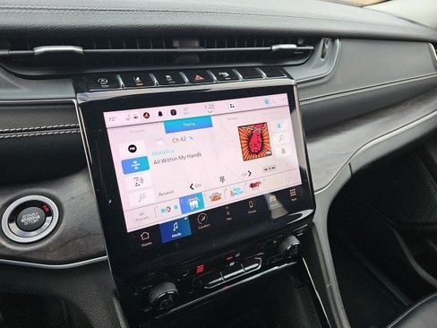 Used 2023 Jeep Grand Cherokee L Limited w/ Black Appearance Package image 22