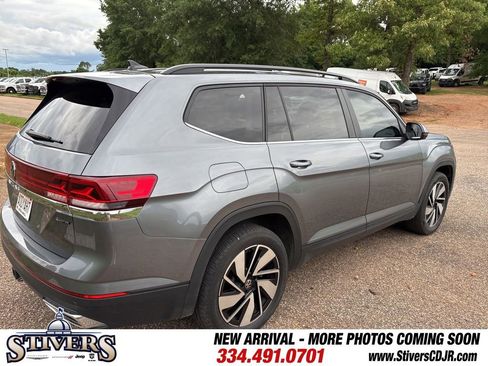 Used 2024 Volkswagen Atlas SE AWD/4WD image 5