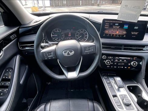 Certified 2025 INFINITI QX60 Pure image 9