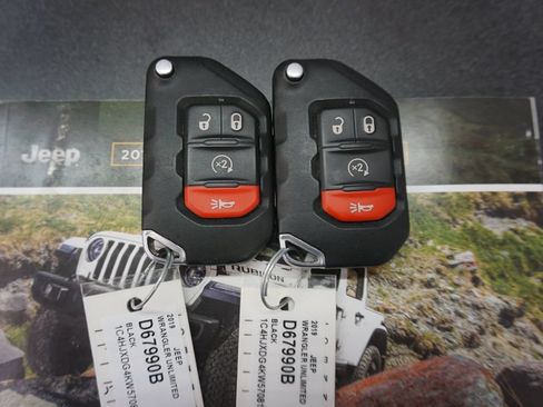 Used 2019 Jeep Wrangler Unlimited Sport S AWD/4WD image 17