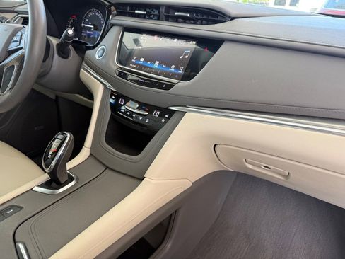 Used 2018 Cadillac XT5 Premium Luxury image 31