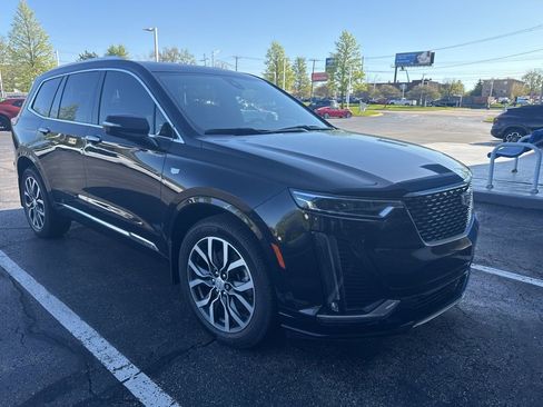 Used 2024 Cadillac XT6 Premium Luxury AWD/4WD image 7