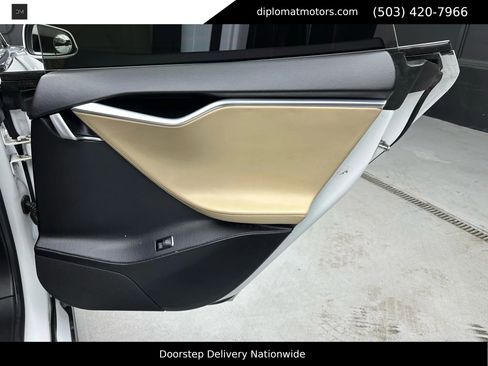 Used 2013 Tesla Model S Performance image 26