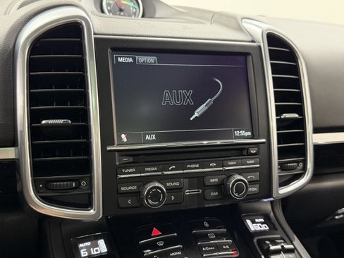 Used 2013 Porsche Cayenne AWD/4WD image 40