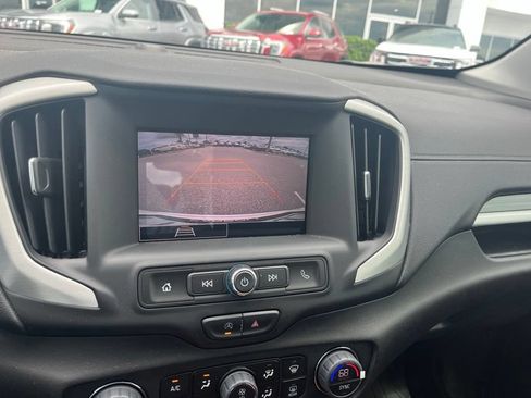 Certified 2024 GMC Terrain SLE w/ Driver Convenience Package FWD image 17