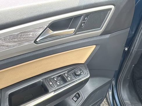 Used 2020 Volkswagen Atlas Cross Sport SE AWD/4WD image 15