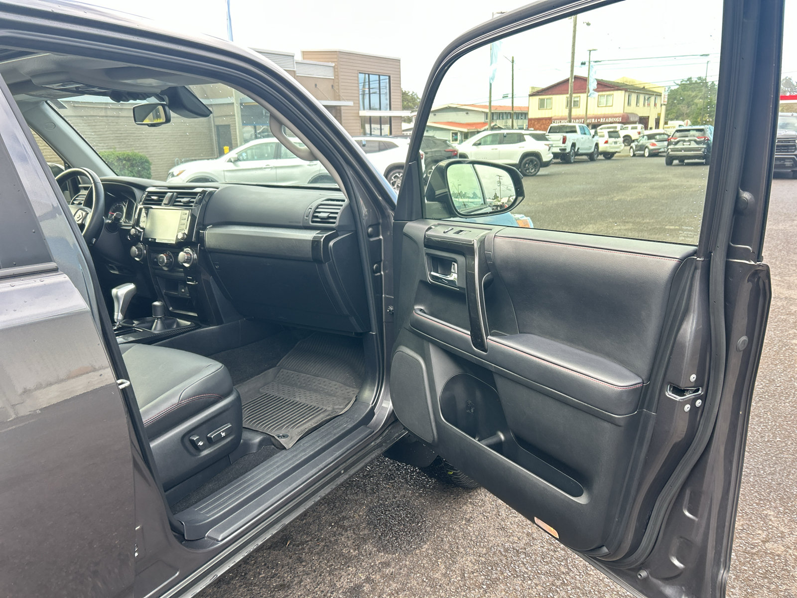 Used 2022 Toyota 4Runner TRD Off-Road Premium w/ Moonroof Package AWD/4WD image 24