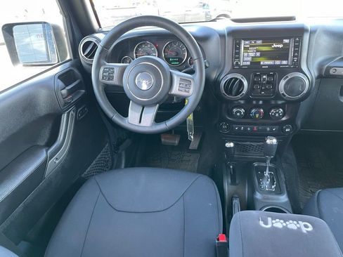 Used 2017 Jeep Wrangler Unlimited Sport image 10