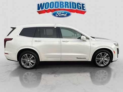 Used 2022 Cadillac XT6 Premium Luxury w/ Technology Package image 3