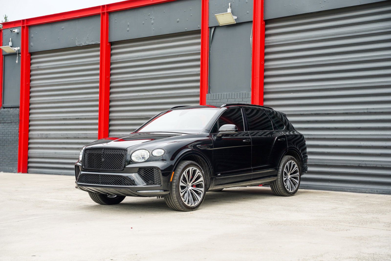 Used 2021 Bentley Bentayga AWD/4WD image 1
