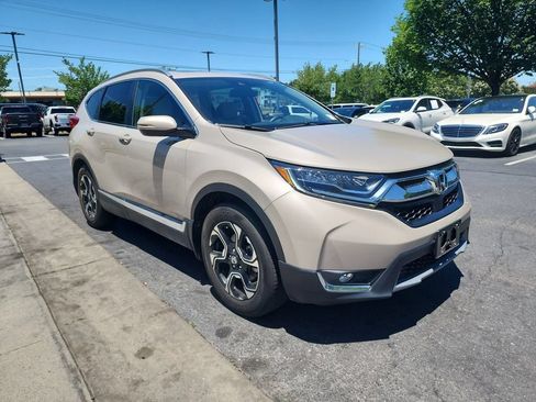 Used 2019 Honda CR-V Touring image 2