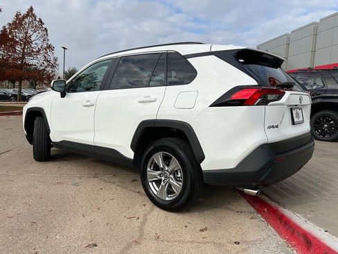 Used 2025 Toyota RAV4 XLE image 8