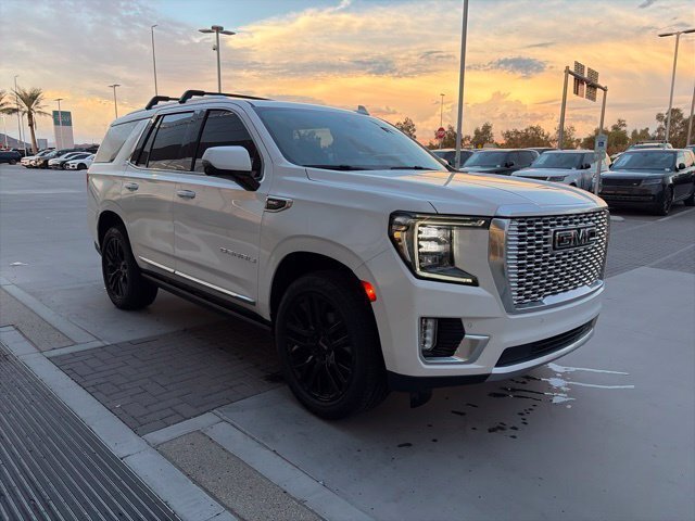 Used 2021 GMC Yukon Denali w/ Denali Premium Package RWD image 4