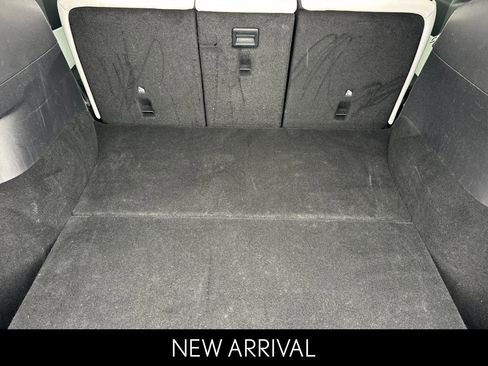 Used 2021 Tesla Model Y Long Range image 18