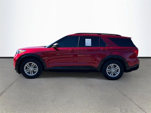 Used 2021 Ford Explorer XLT w/ Equipment Group 202A image 4
