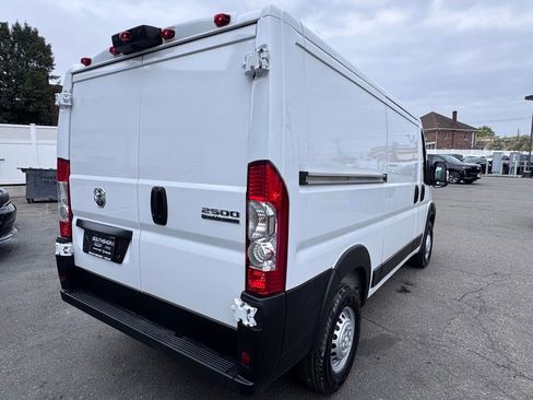 Used 2025 RAM ProMaster 2500 w/ Convenience Group FWD image 8