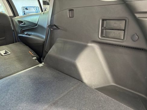 Used 2022 Chevrolet Equinox LT AWD/4WD image 38
